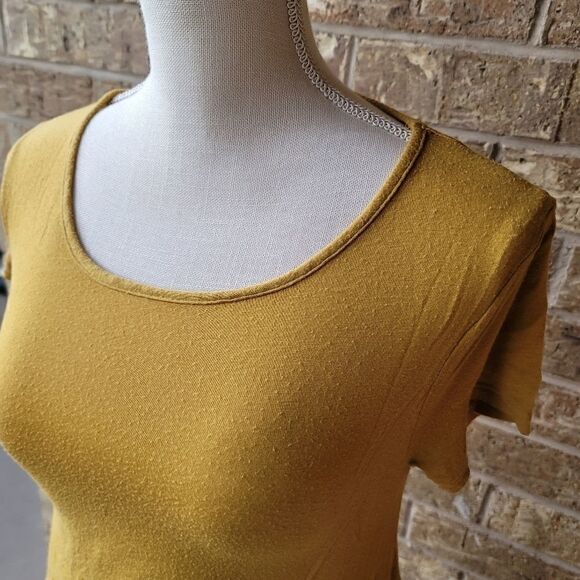 Bundle of 4 tops sleeveless short sleeve crew v ne - Picture 12 of 13